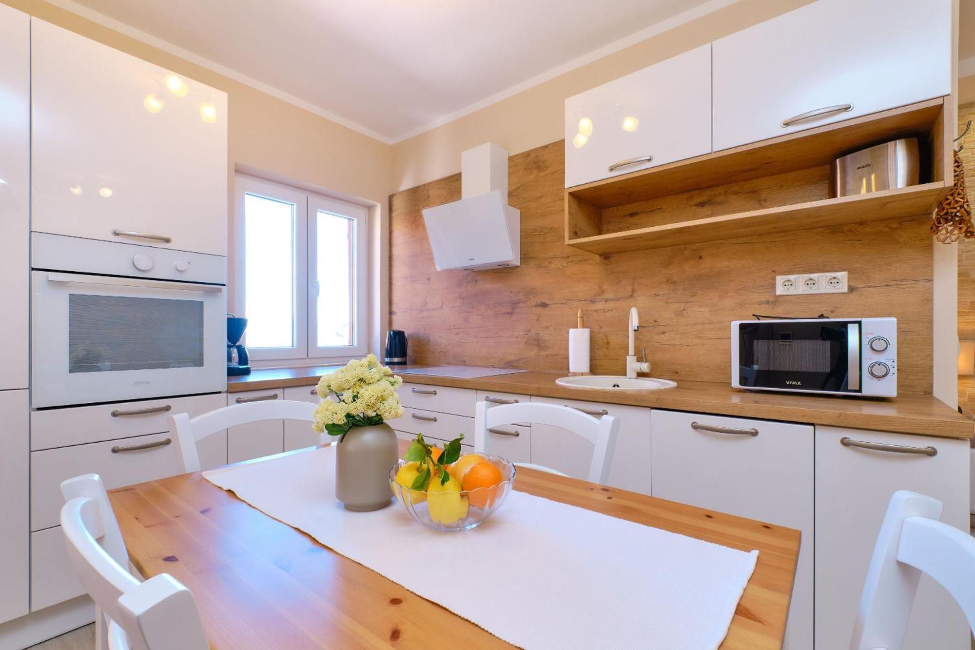 Apartments Enna Малий Лошинь Екстер'єр фото