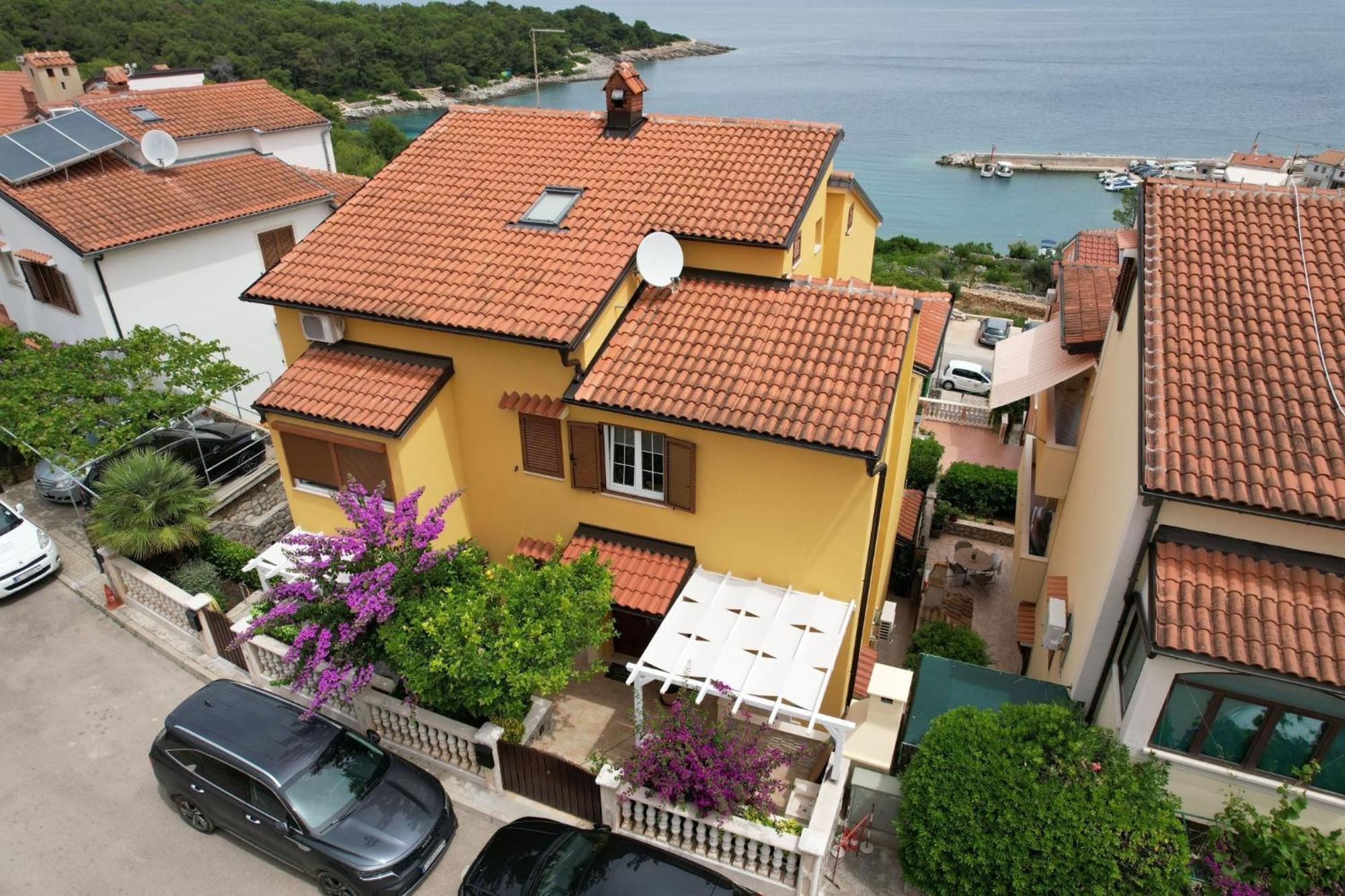 Apartments Enna Малий Лошинь Екстер'єр фото